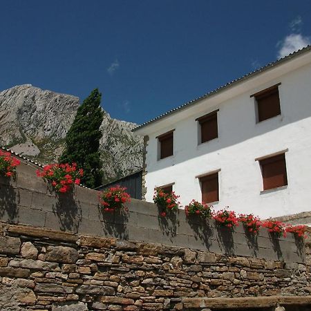 Apartamentos Arcos De Solana Vilas del Turbon Exterior foto